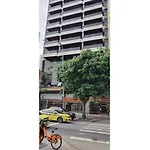 Flat Ipanema 2 qtos gar. serv. piscina em fte metrô