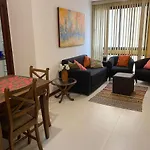 Flat Ipanema 2 qtos gar. serv. piscina em fte metrô